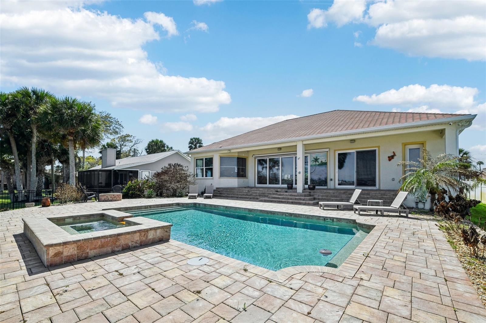 2227 S PALMETTO AVE, SOUTH DAYTONA, FL, 32119