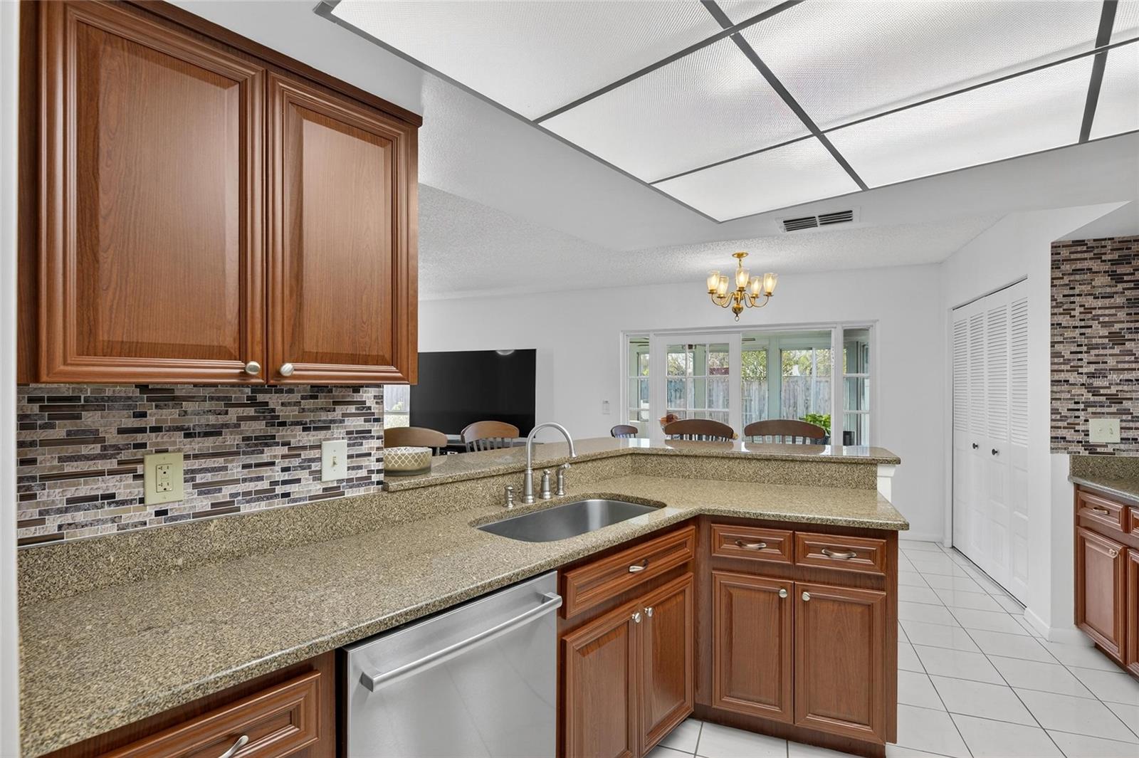 6704 ROSEMARY DR, TAMPA, FL, 33625