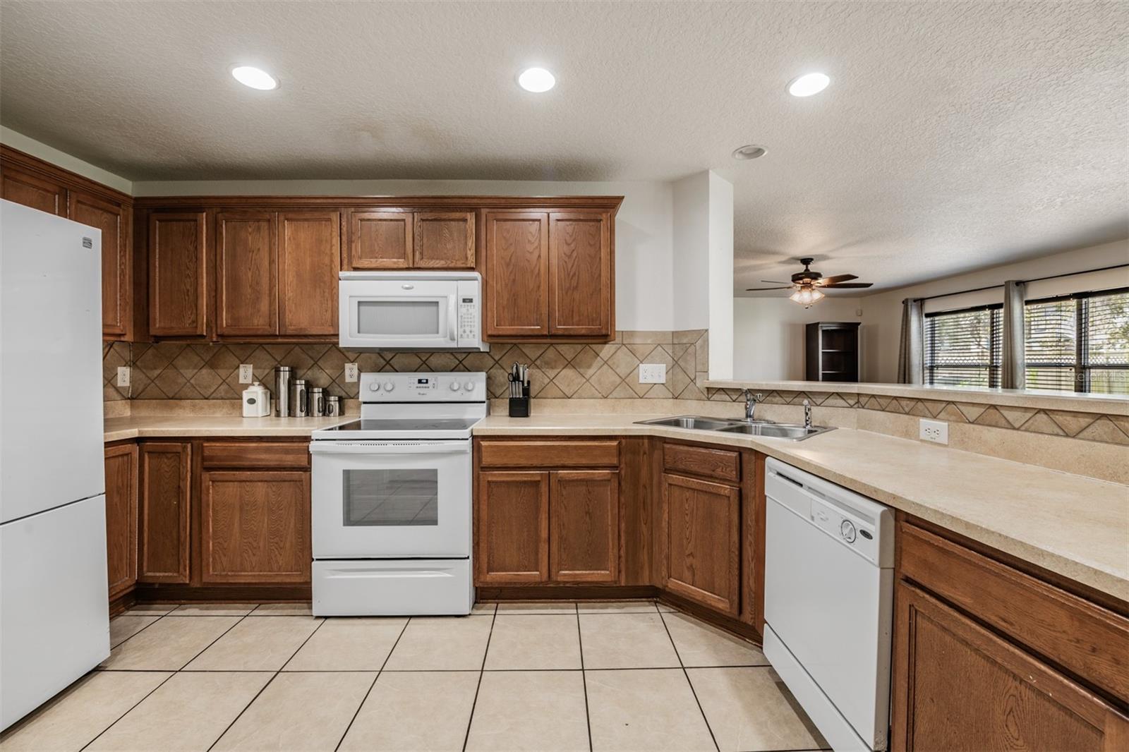 7013 PENTA PL, WESLEY CHAPEL, FL, 33545