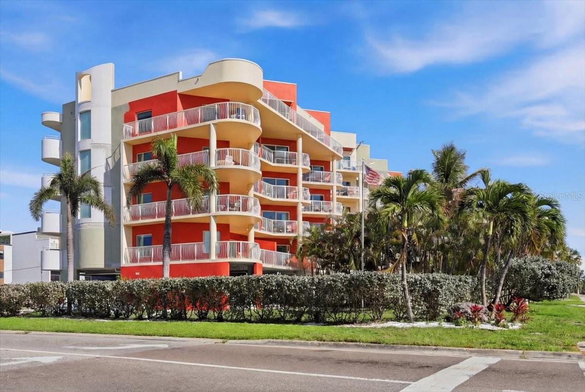 CRYSTAL PALMS BCH RESORT AT TREASURE ISLAND CONDO, TREASURE ISLAND, FL, 33706