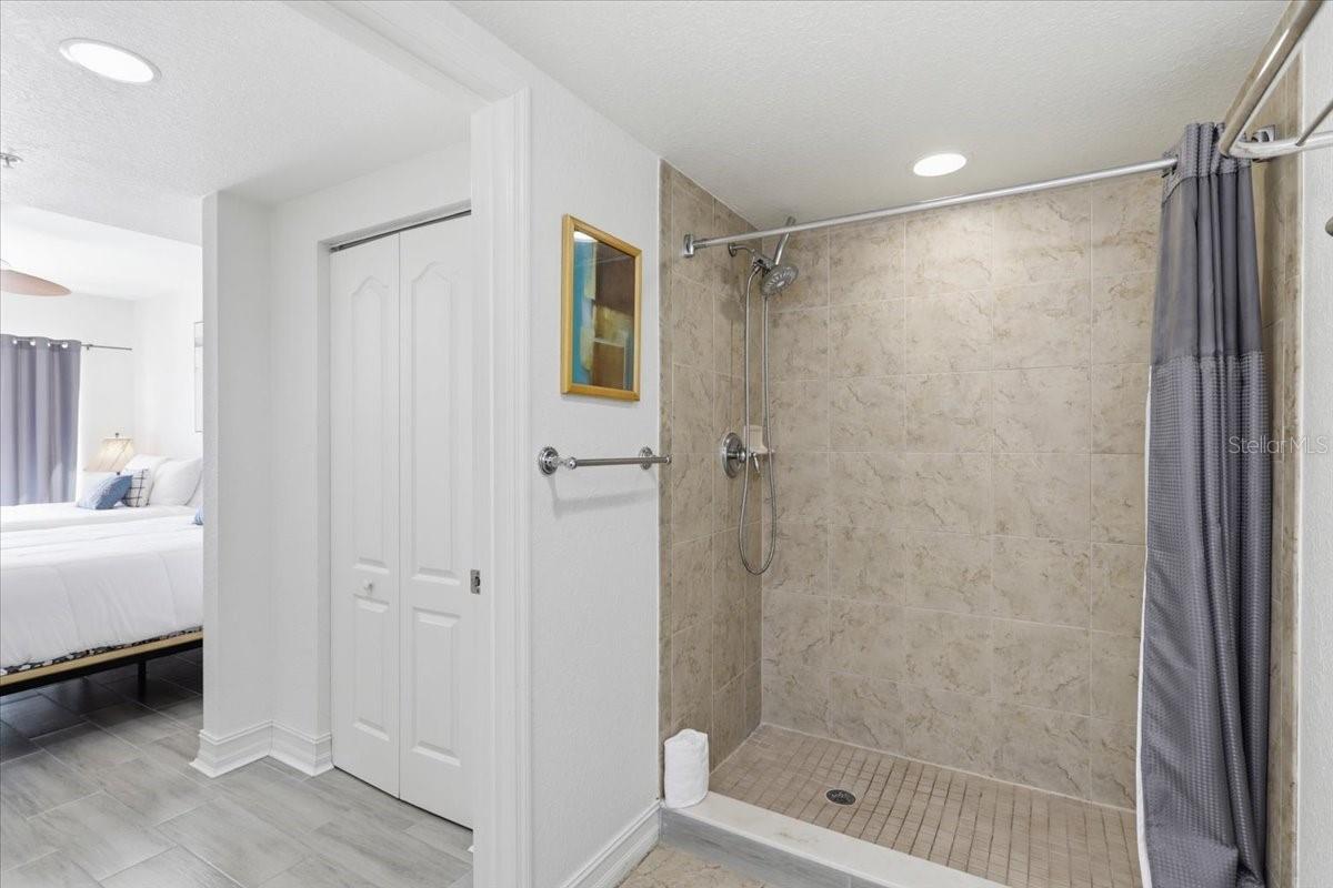 CRYSTAL PALMS BCH RESORT AT TREASURE ISLAND CONDO, TREASURE ISLAND, FL, 33706