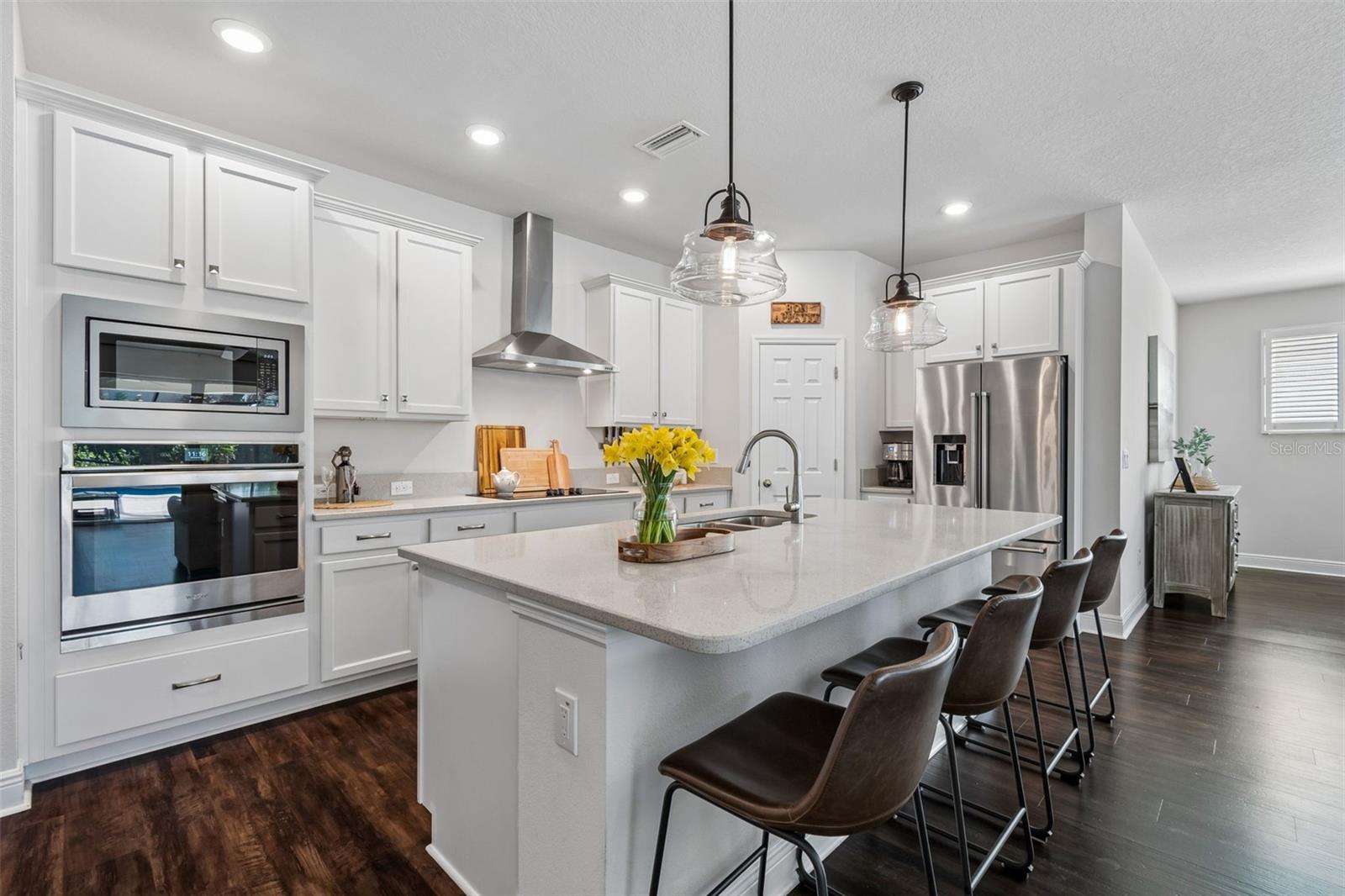 4910 LAKESHORE OAKS CT, TAMPA, FL, 33624