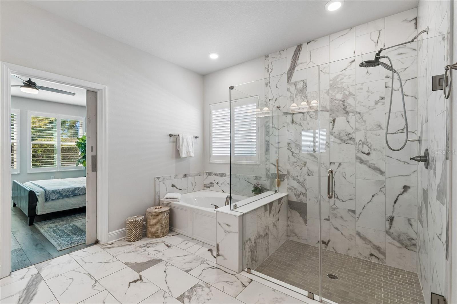4910 LAKESHORE OAKS CT, TAMPA, FL, 33624