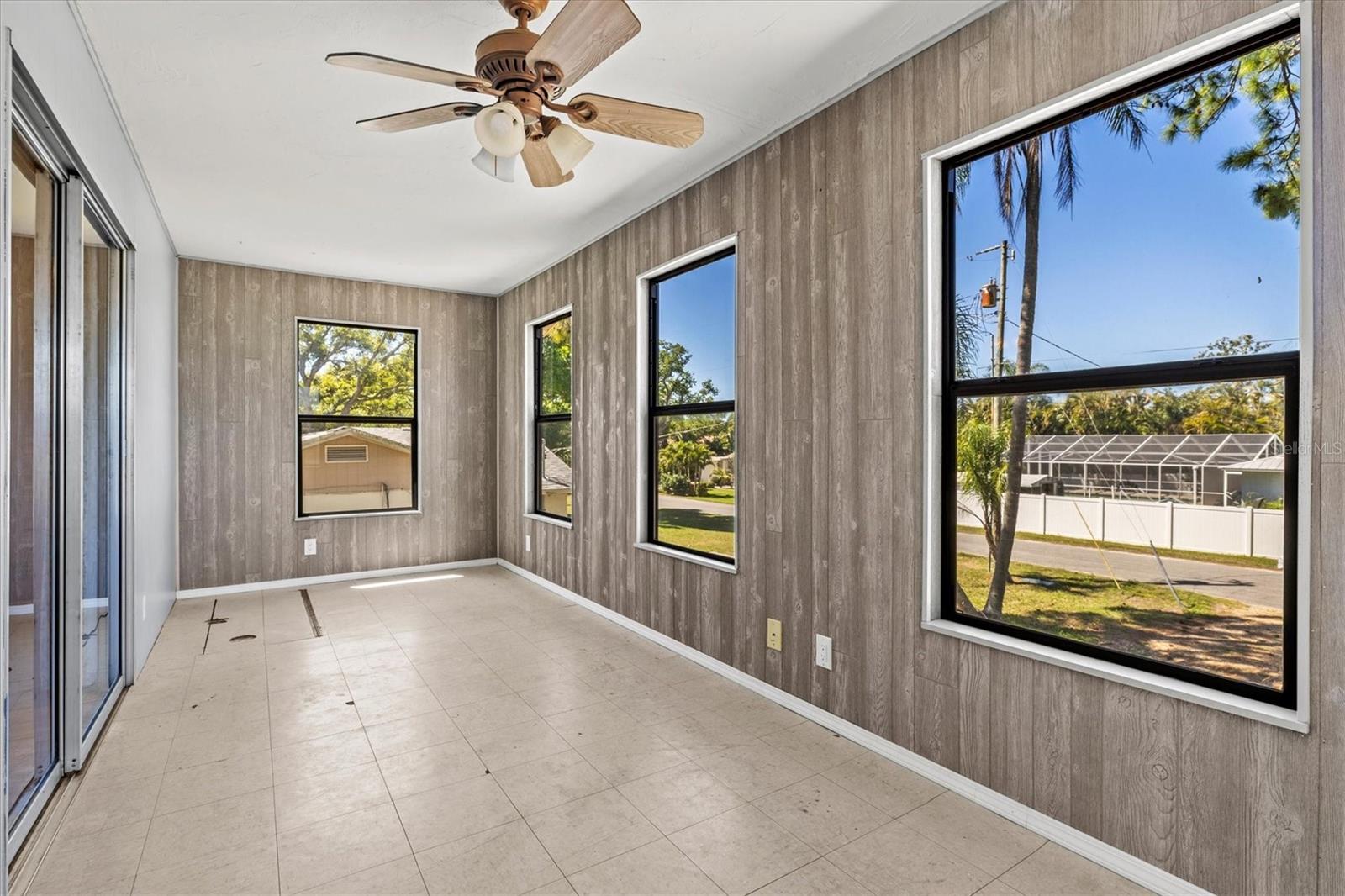 1312 TWIN LAKES AVE, NOKOMIS, FL, 34275