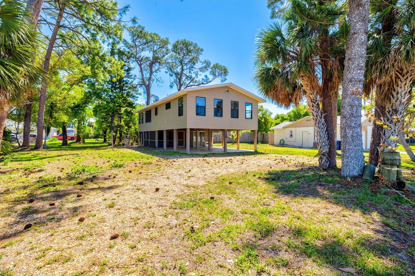 1312 TWIN LAKES AVE, NOKOMIS, FL, 34275
