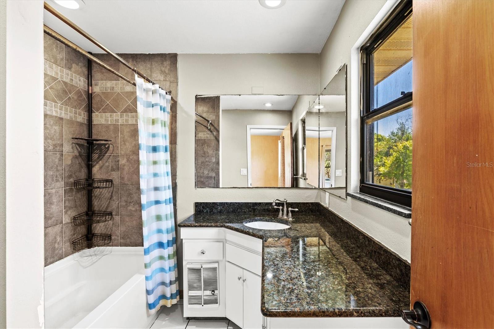 1312 TWIN LAKES AVE, NOKOMIS, FL, 34275