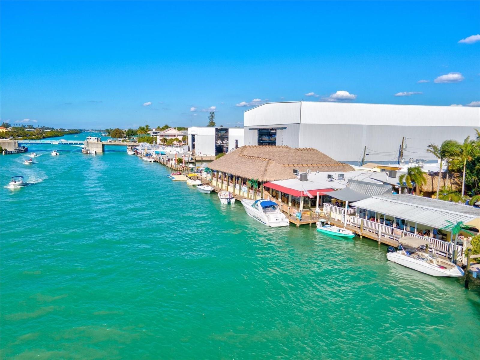 1312 TWIN LAKES AVE, NOKOMIS, FL, 34275