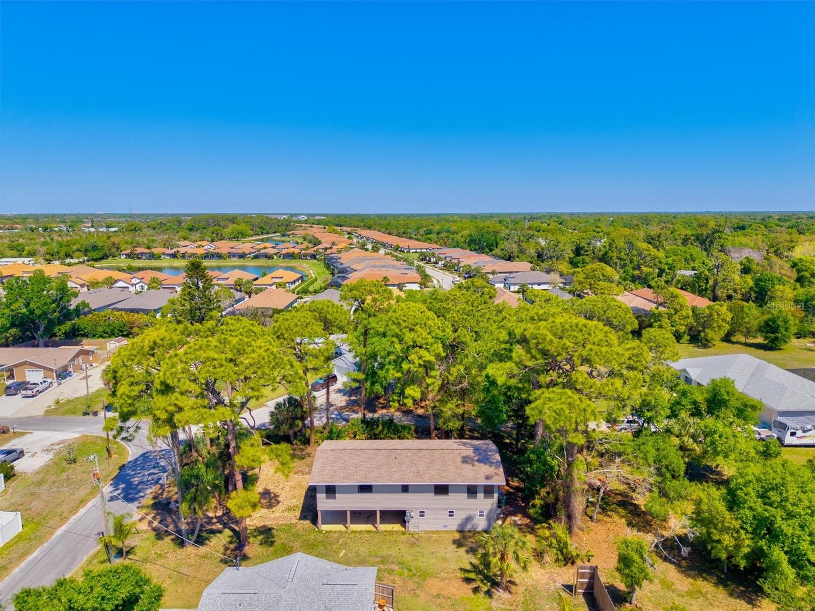 1312 TWIN LAKES AVE, NOKOMIS, FL, 34275