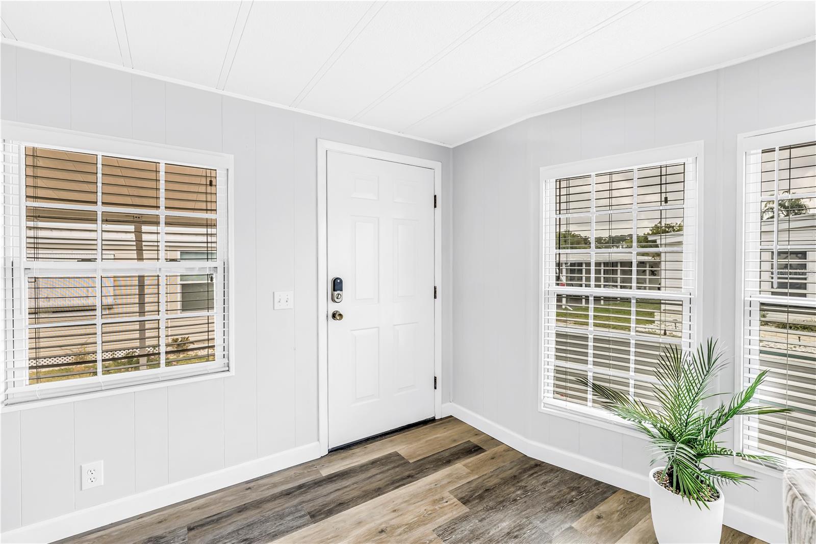 672 SUGAR PALM ST, LARGO, FL, 33778