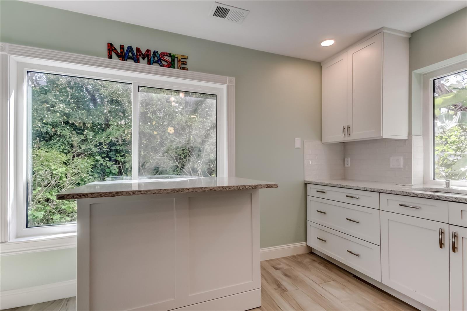1858 LAKE CYPRESS DR #202, SAFETY HARBOR, FL, 34695
