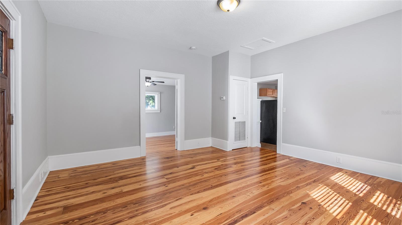 558 W MINNEOLA AVE, CLERMONT, FL, 34711