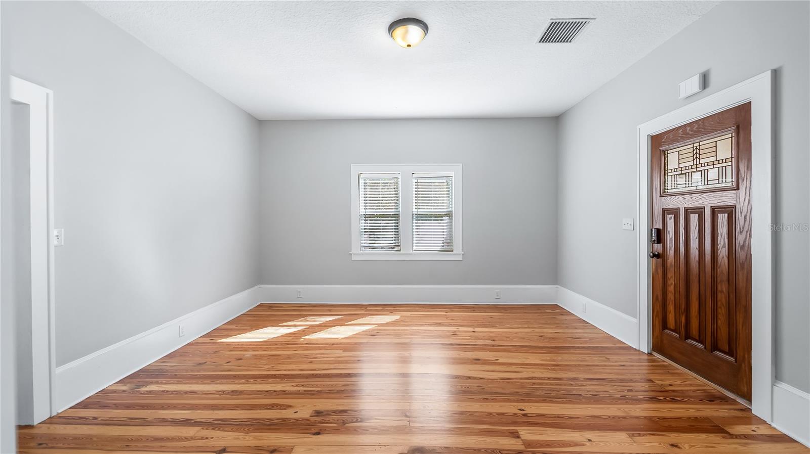 558 W MINNEOLA AVE, CLERMONT, FL, 34711