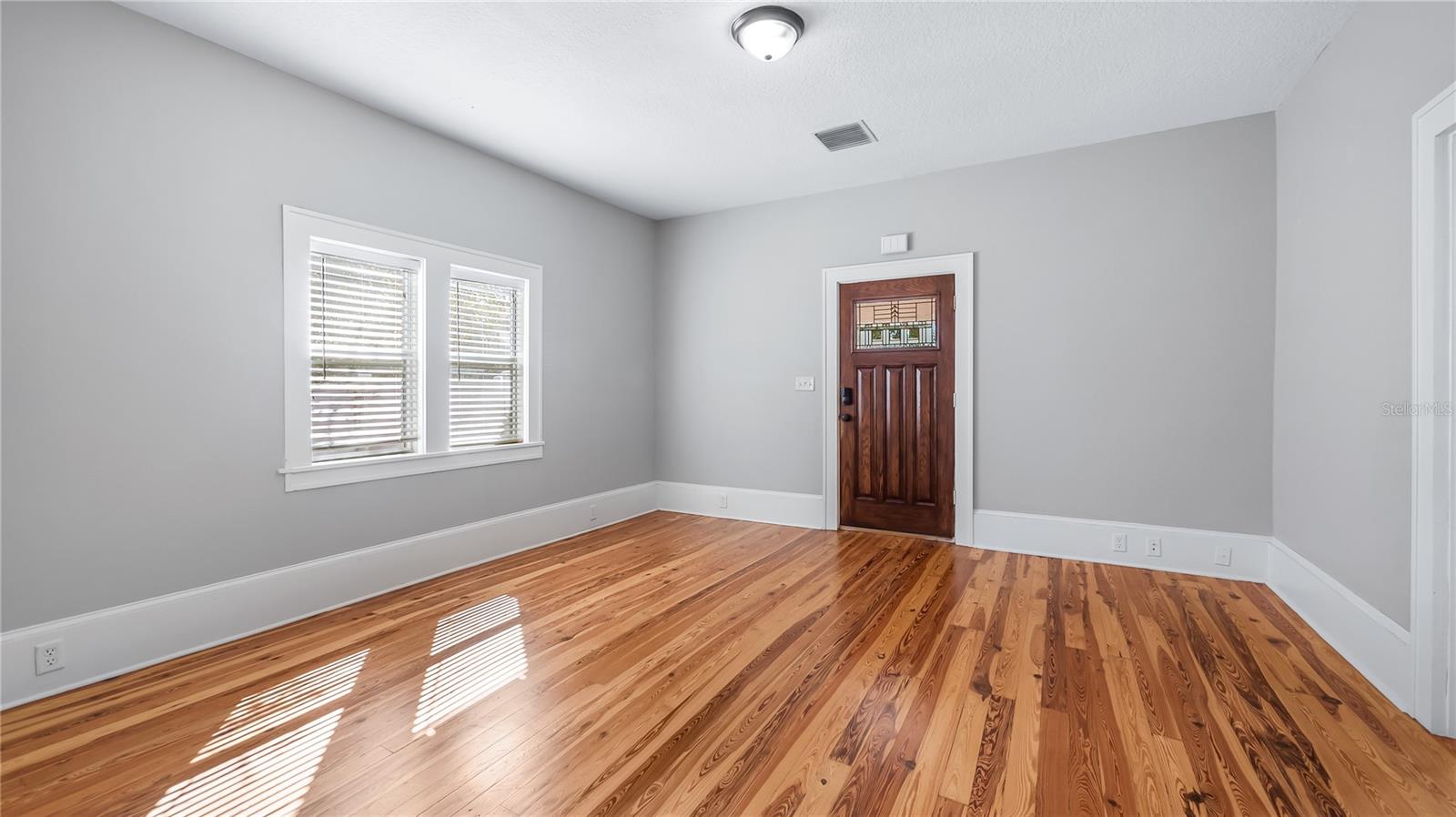 558 W MINNEOLA AVE, CLERMONT, FL, 34711