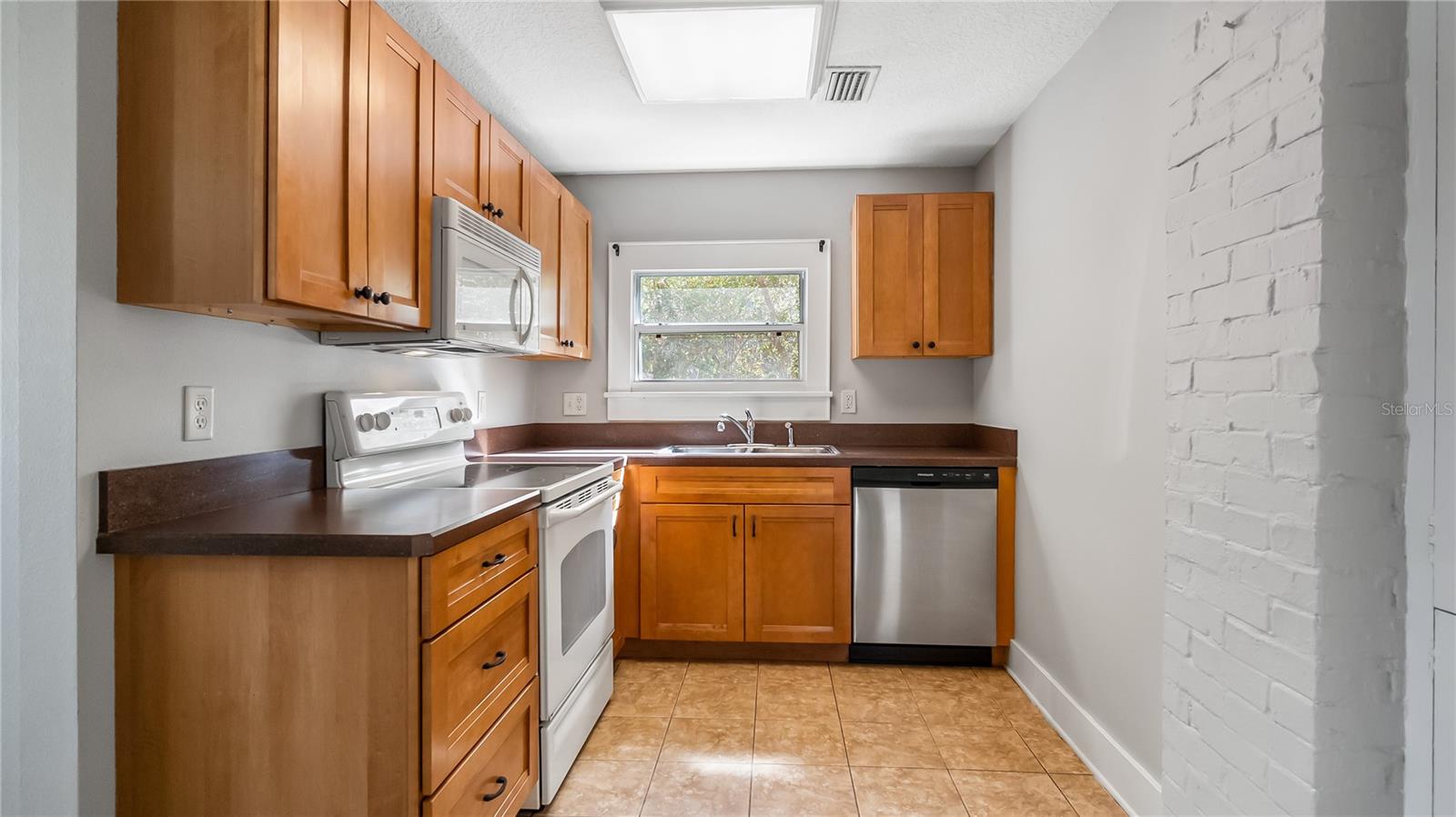 558 W MINNEOLA AVE, CLERMONT, FL, 34711