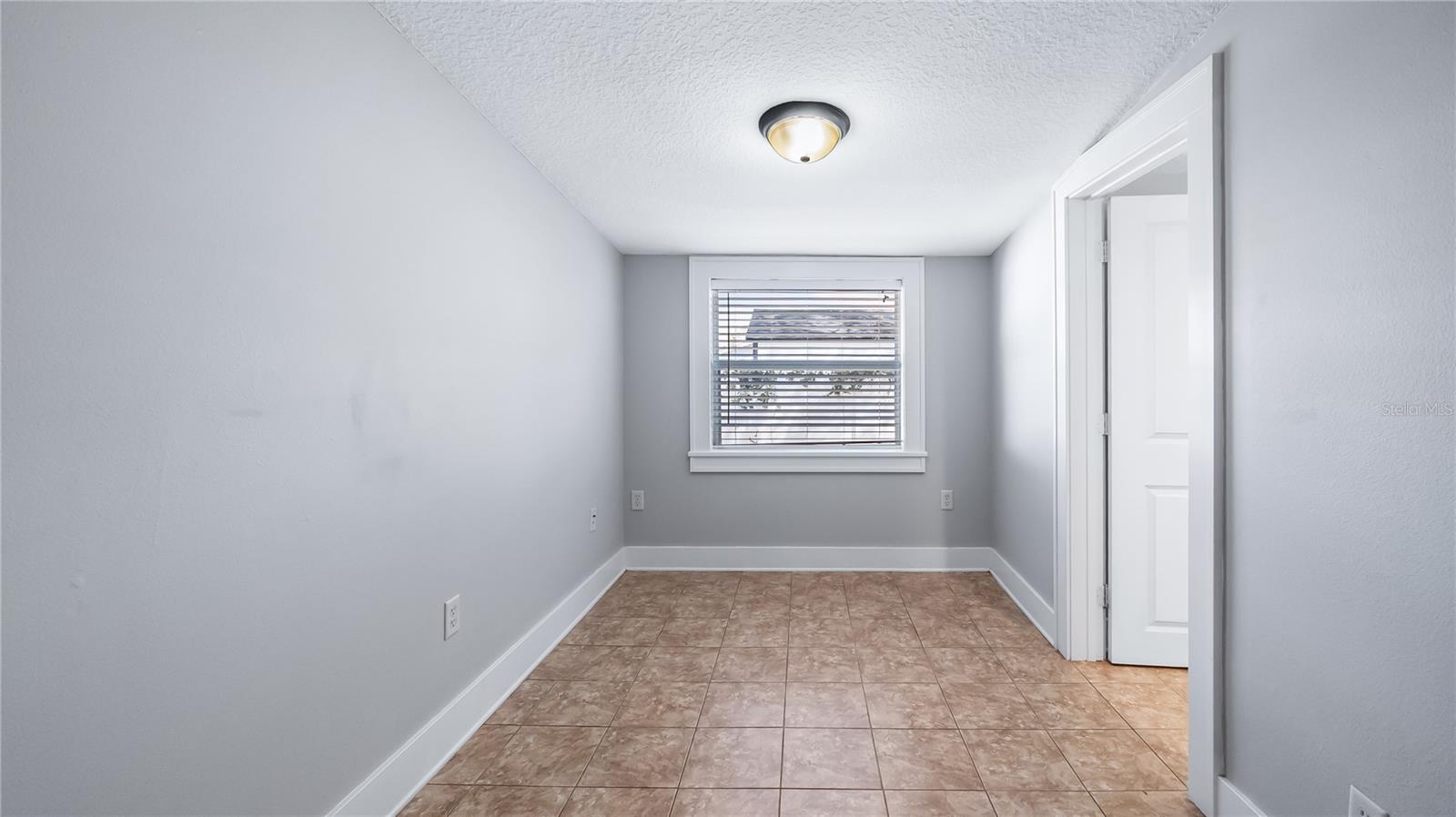 558 W MINNEOLA AVE, CLERMONT, FL, 34711