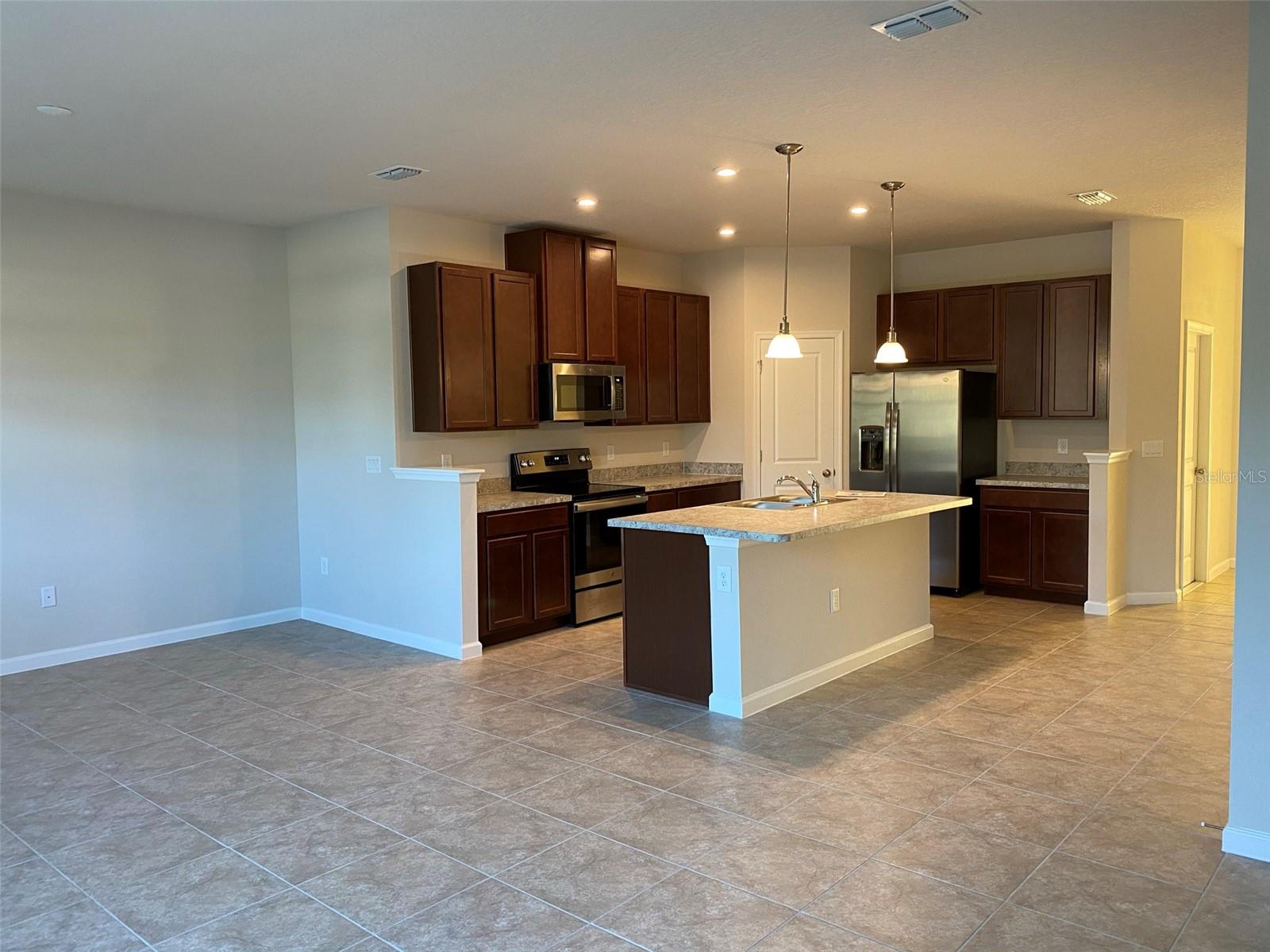 2716 PLEASANT CYPRESS CIR, KISSIMMEE, FL, 34741