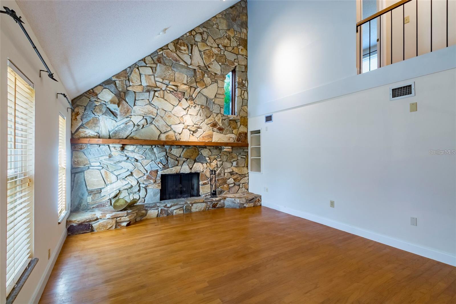 1647 HOBBIT RD, DUNEDIN, FL, 34698