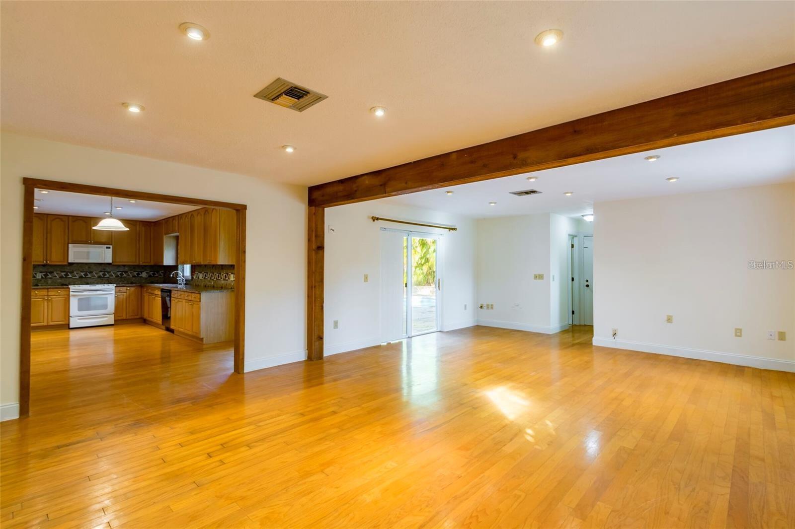 1647 HOBBIT RD, DUNEDIN, FL, 34698