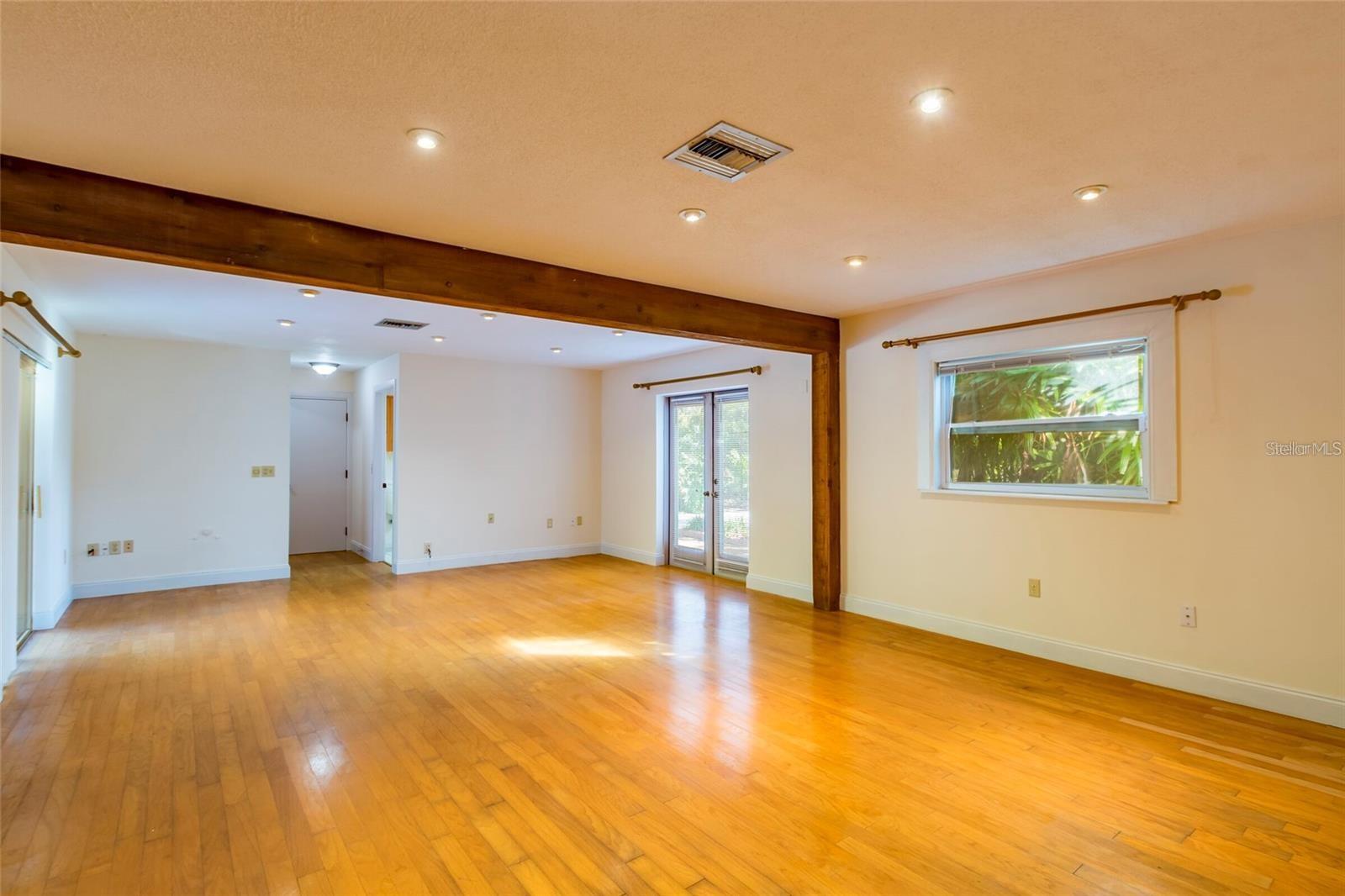 1647 HOBBIT RD, DUNEDIN, FL, 34698