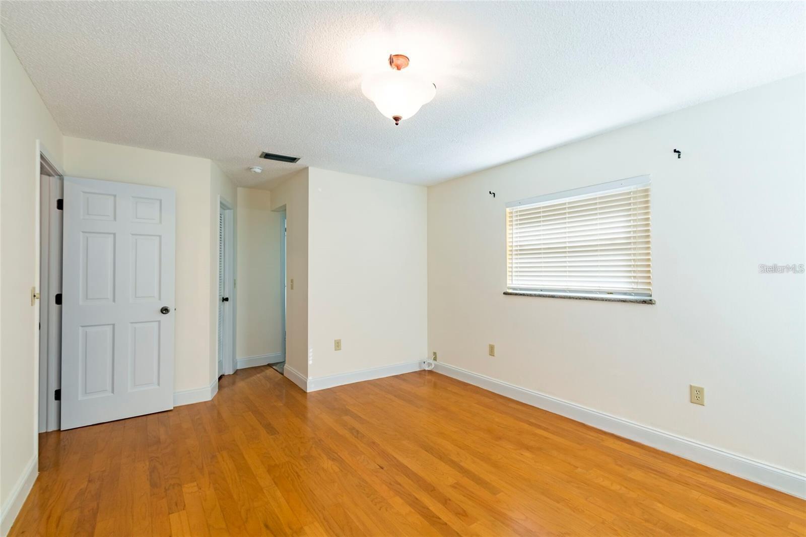1647 HOBBIT RD, DUNEDIN, FL, 34698