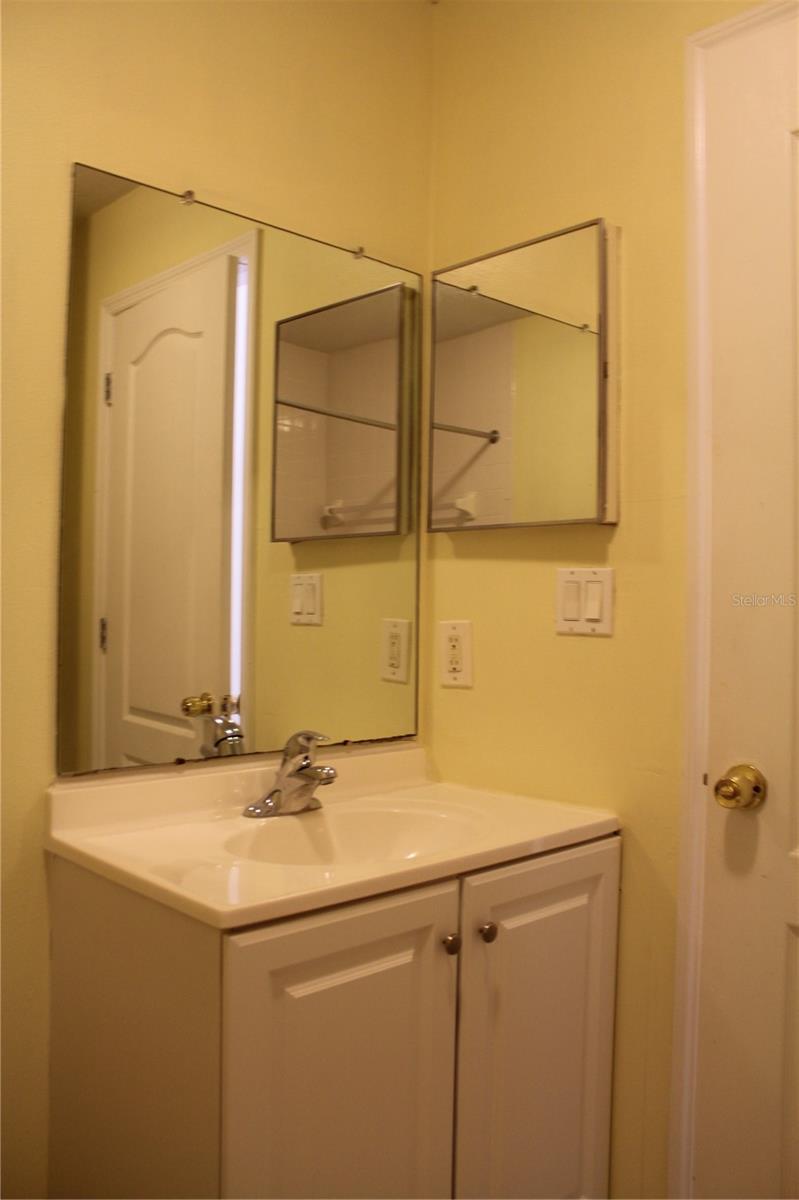 3607 W IDLEWILD AVE #302, TAMPA, FL, 33614