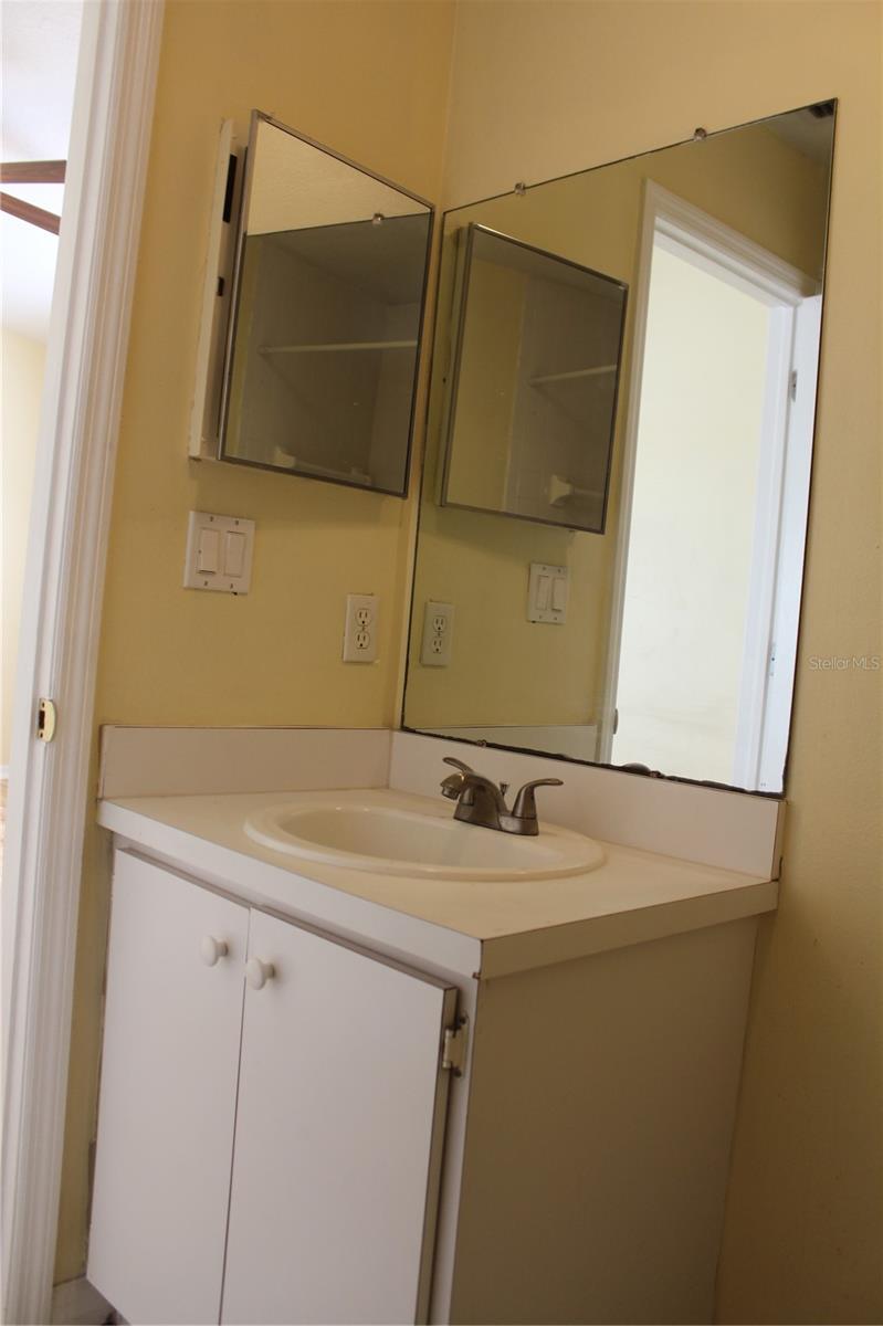 3607 W IDLEWILD AVE #302, TAMPA, FL, 33614
