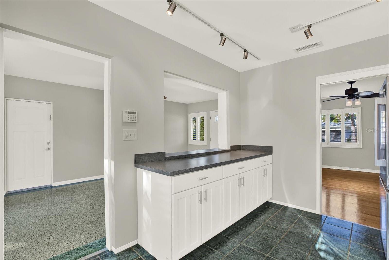 423 48TH ST N, ST PETERSBURG, FL, 33713