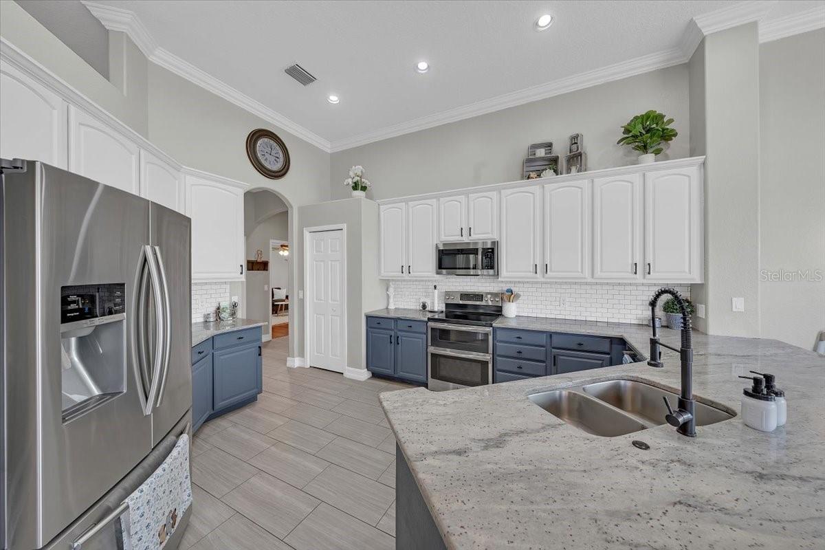 3301 CYPRESS LANDING DR, VALRICO, FL, 33596