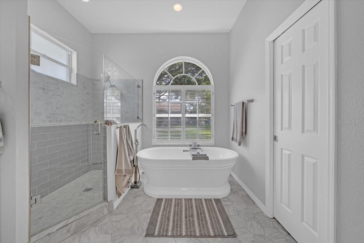 3301 CYPRESS LANDING DR, VALRICO, FL, 33596