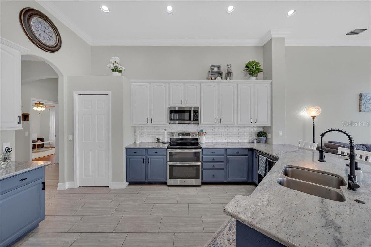 3301 CYPRESS LANDING DR, VALRICO, FL, 33596