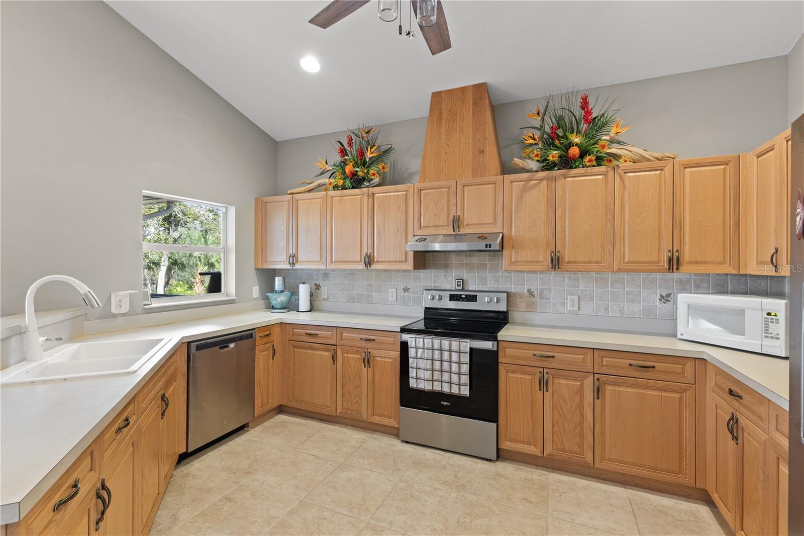 27350 SAN CARLOS DR, PUNTA GORDA, FL, 33983