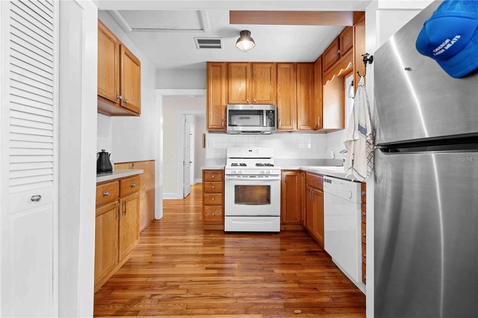 716 NE 10TH AVE, GAINESVILLE, FL, 32601