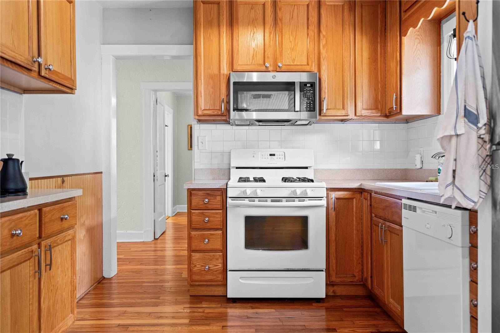 716 NE 10TH AVE, GAINESVILLE, FL, 32601