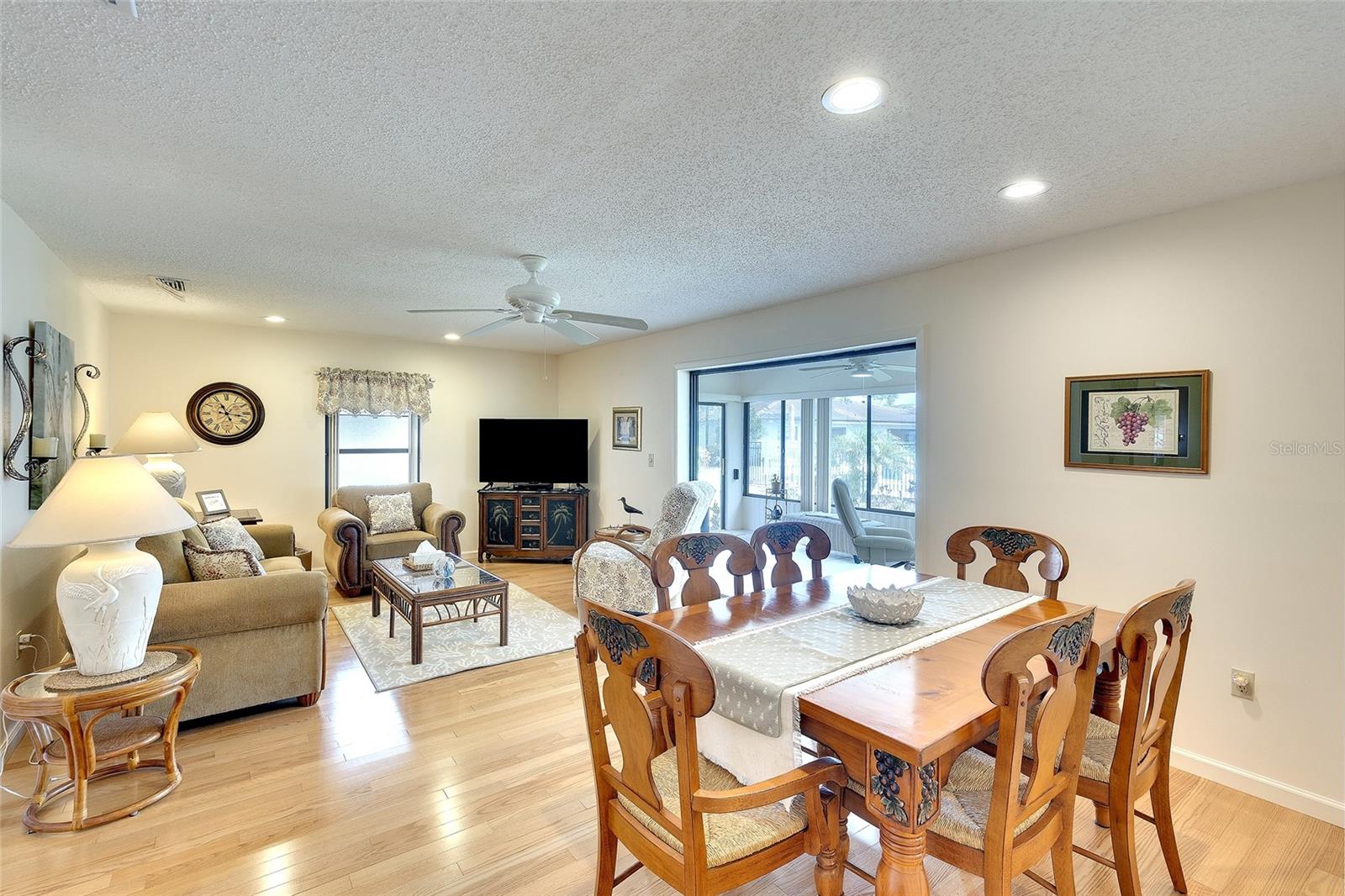 6004 VIVIENDA DR #8, BRADENTON, FL, 34207