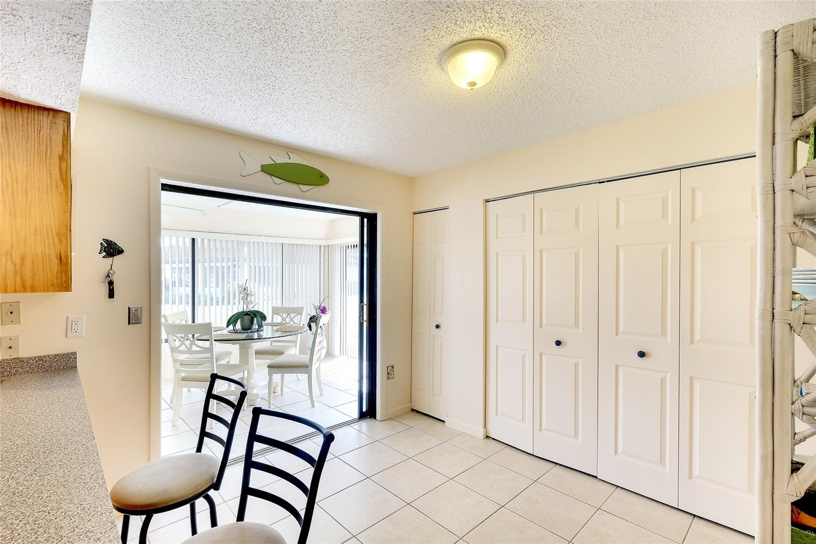 6004 VIVIENDA DR #8, BRADENTON, FL, 34207