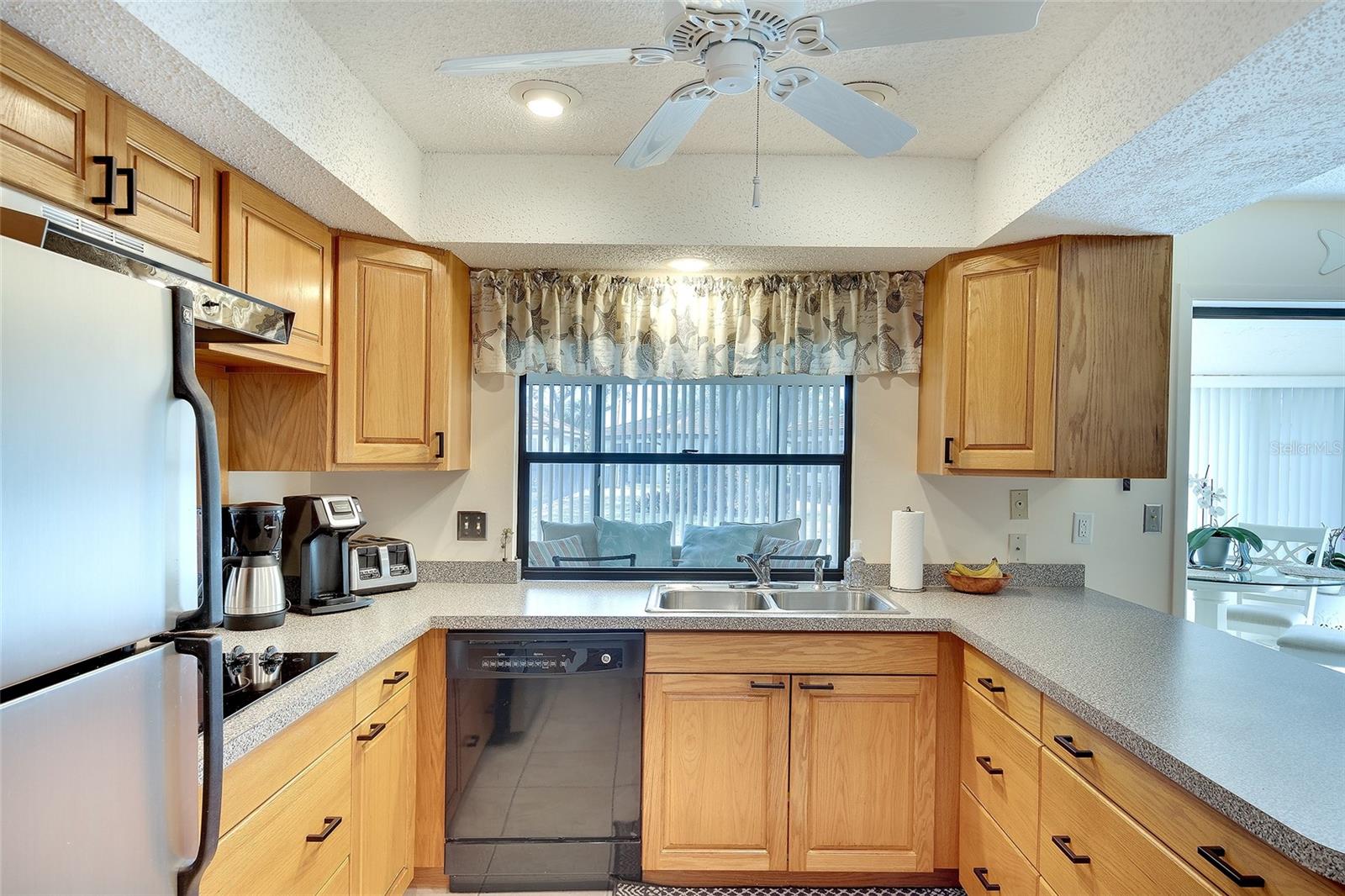 6004 VIVIENDA DR #8, BRADENTON, FL, 34207