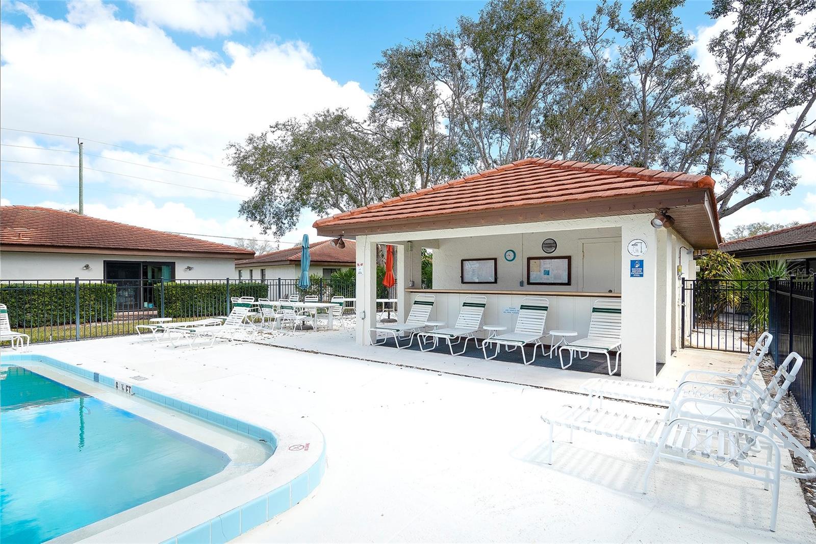 6004 VIVIENDA DR #8, BRADENTON, FL, 34207