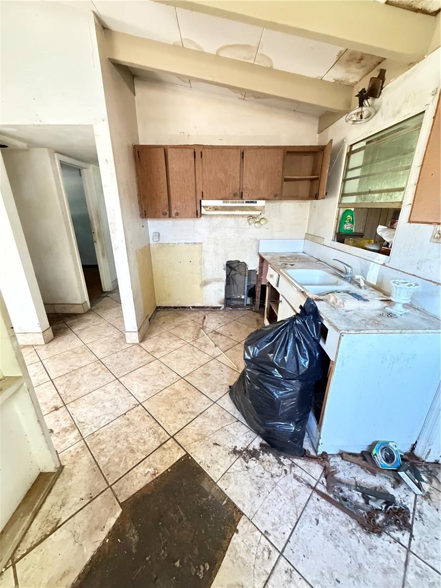 3907 SPENCE AVE, TAMPA, FL, 33614