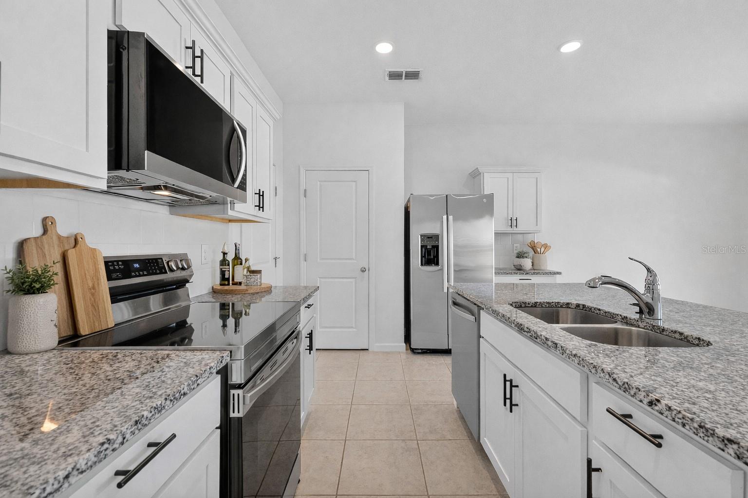 2216 BEAR PEAK RD, MINNEOLA, FL, 34715