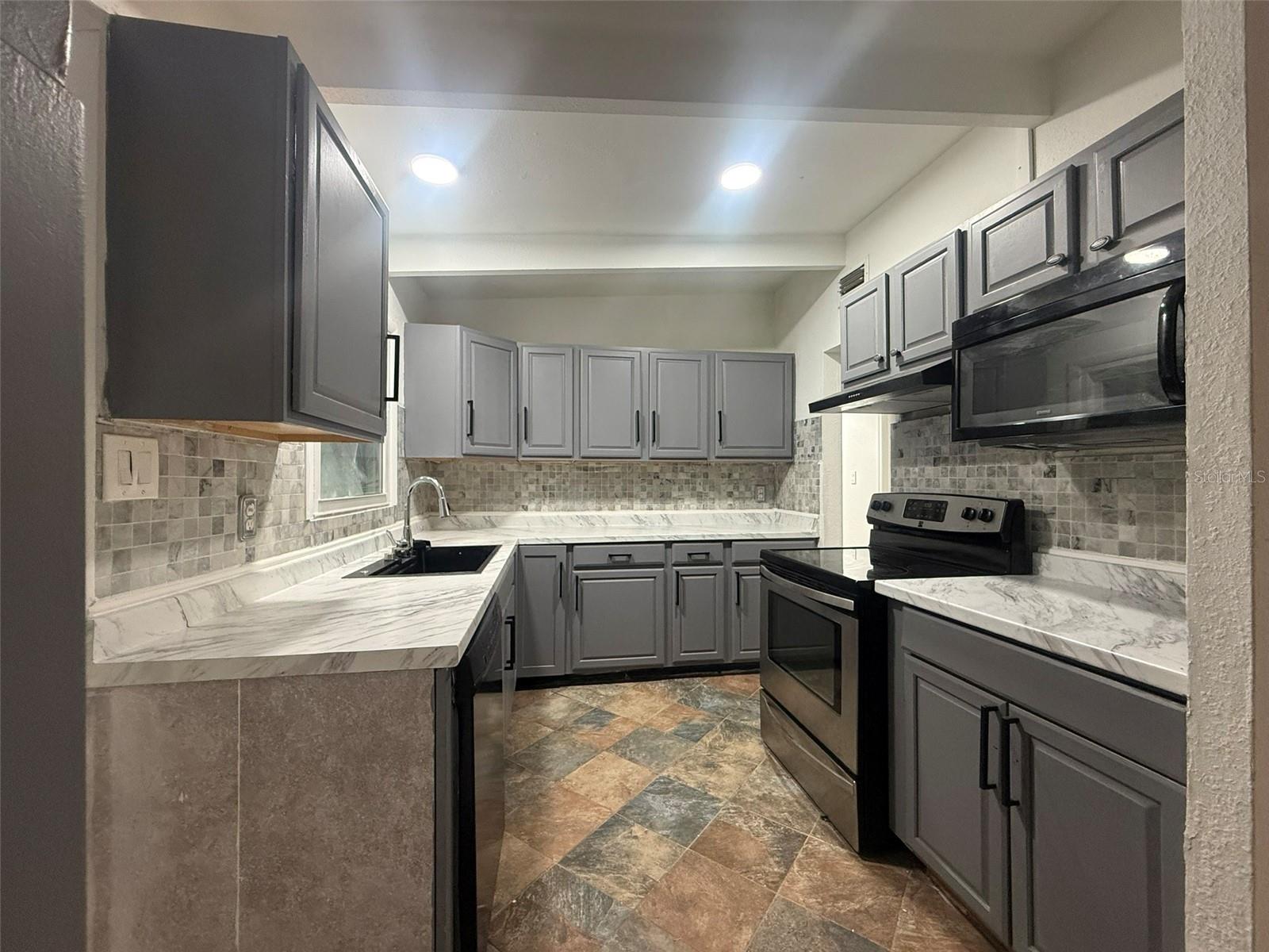 2816 NE 14TH DR, GAINESVILLE, FL, 32609