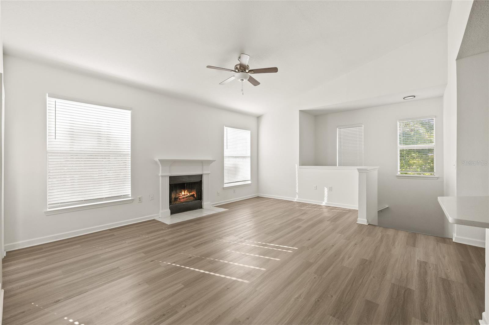 18006 VILLA CREEK DR, TAMPA, FL, 33647