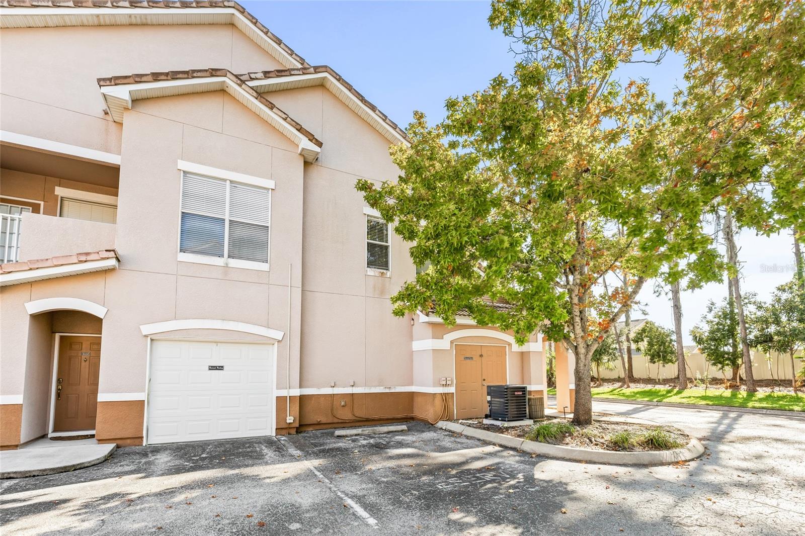 18006 VILLA CREEK DR, TAMPA, FL, 33647