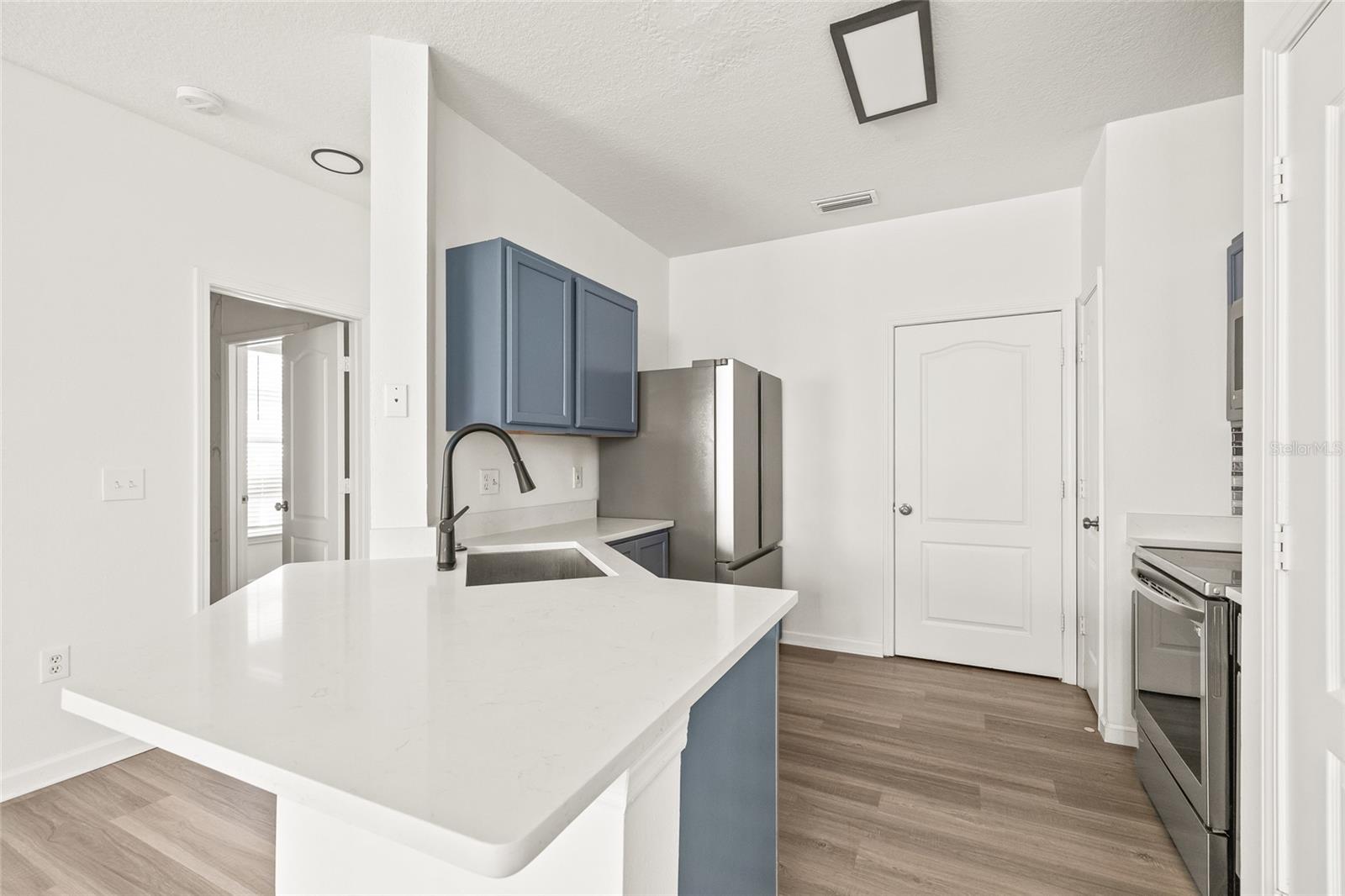 18006 VILLA CREEK DR, TAMPA, FL, 33647