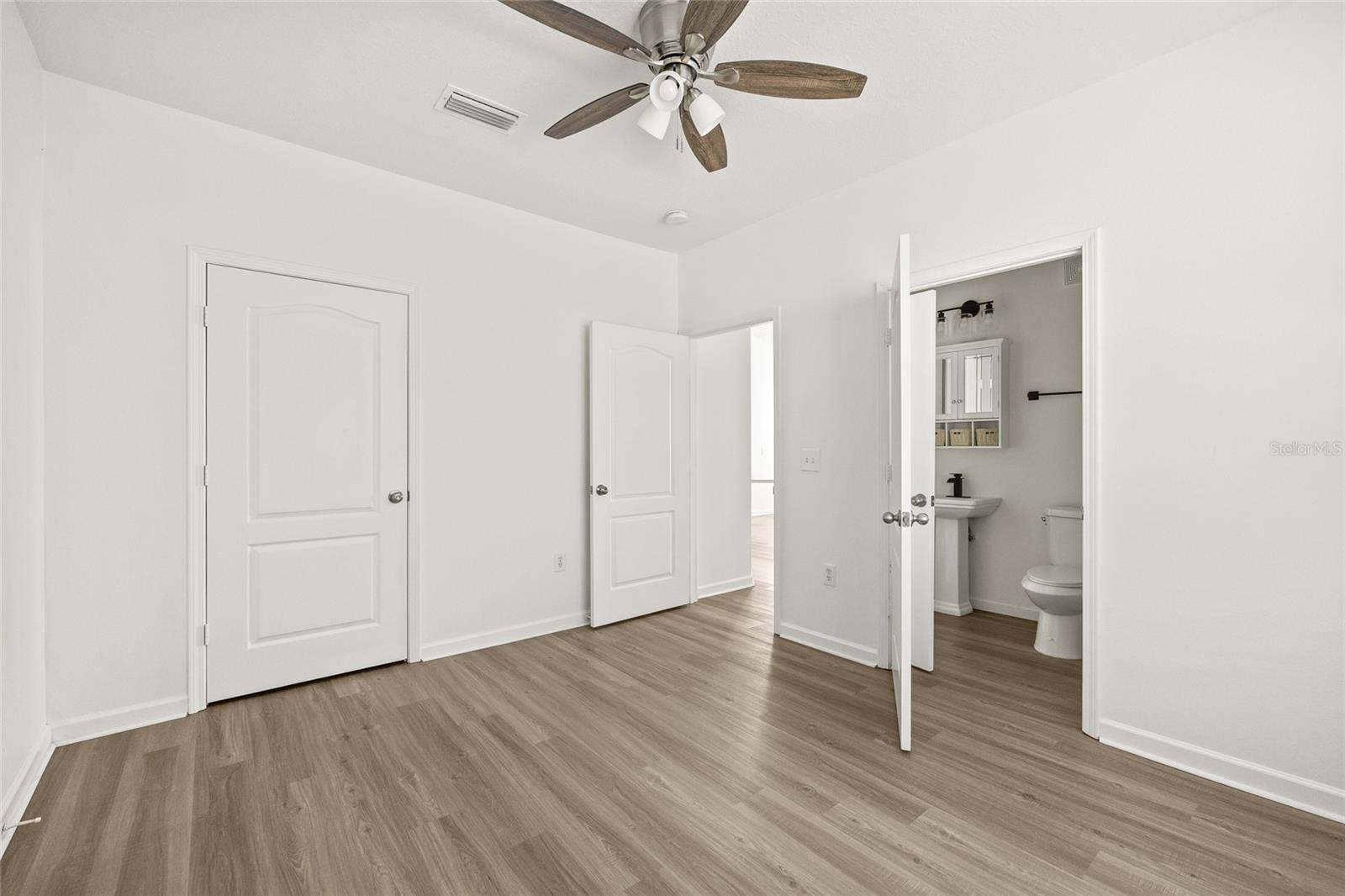 18006 VILLA CREEK DR, TAMPA, FL, 33647