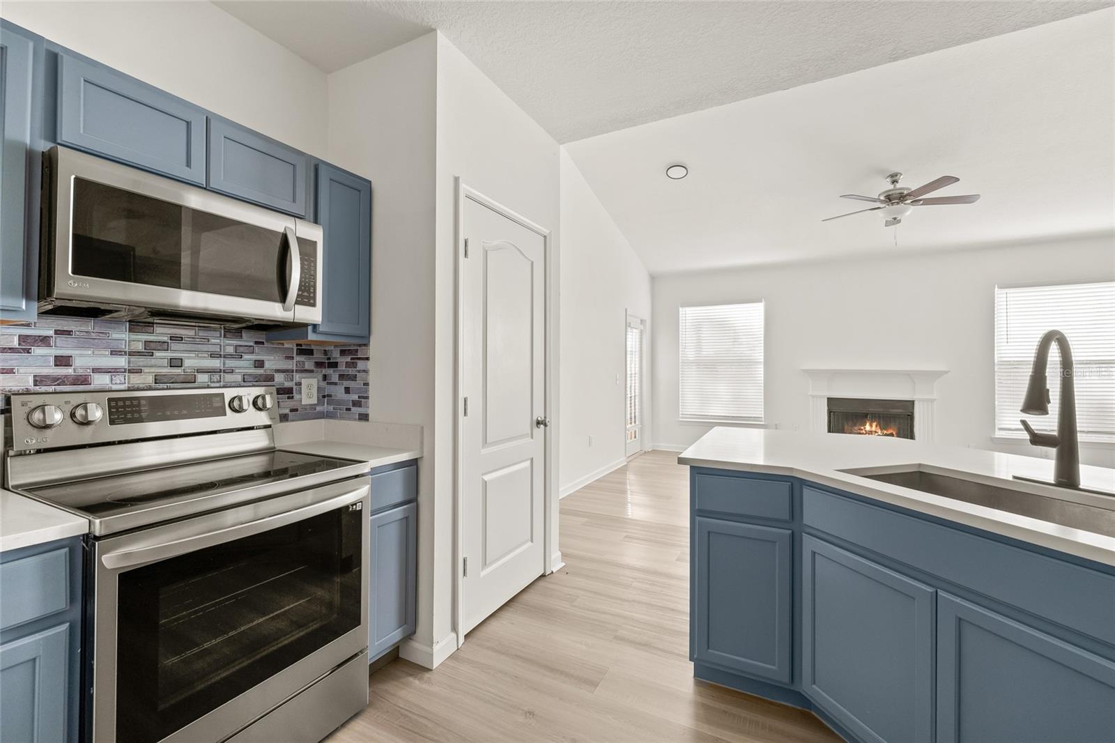 18006 VILLA CREEK DR, TAMPA, FL, 33647