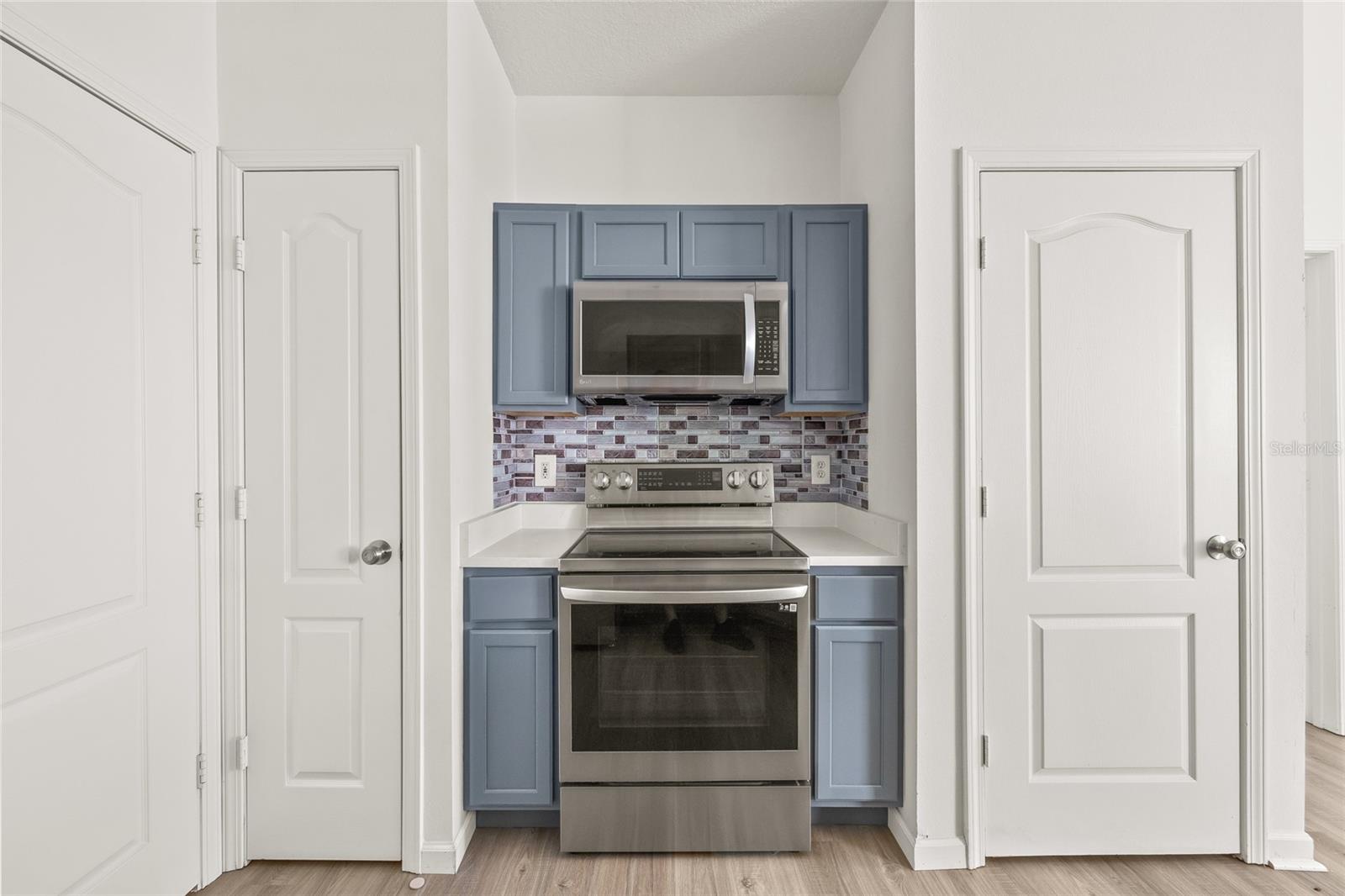18006 VILLA CREEK DR, TAMPA, FL, 33647