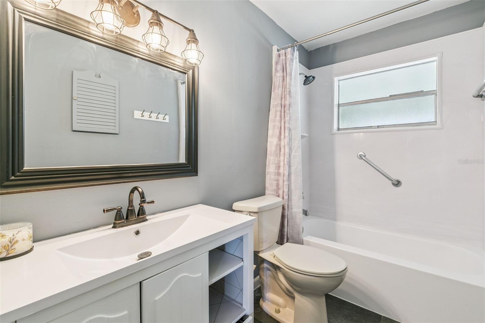 111 AMIGOS RD, DEBARY, FL, 32713