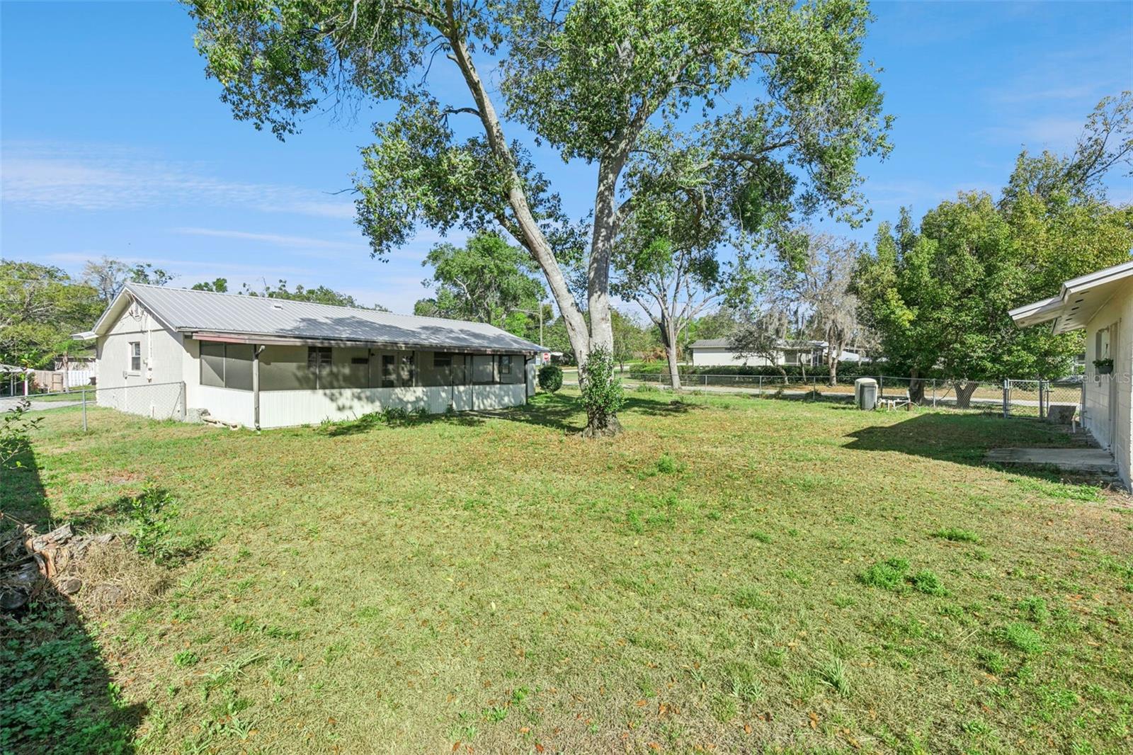 111 AMIGOS RD, DEBARY, FL, 32713