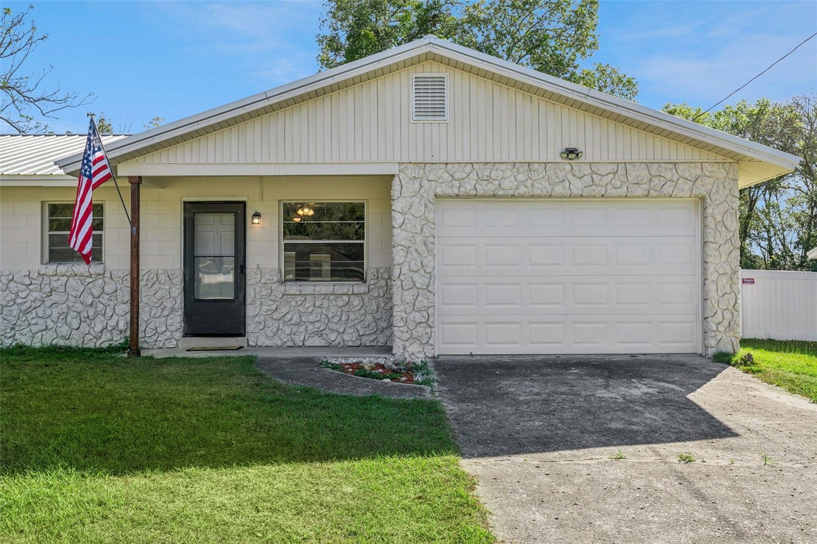 111 AMIGOS RD, DEBARY, FL, 32713