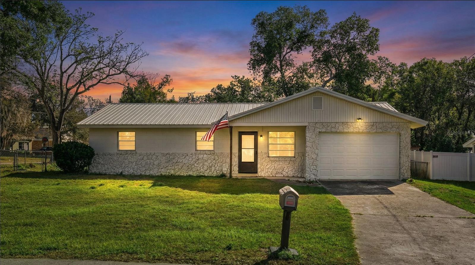 111 AMIGOS RD, DEBARY, FL, 32713